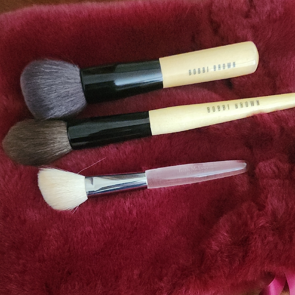 Trish Mc Evoy /Bobbi Brown    Makeup Brushes